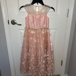 Chantilly place Size 6 girl formal gown. Wedding dress. kids dress